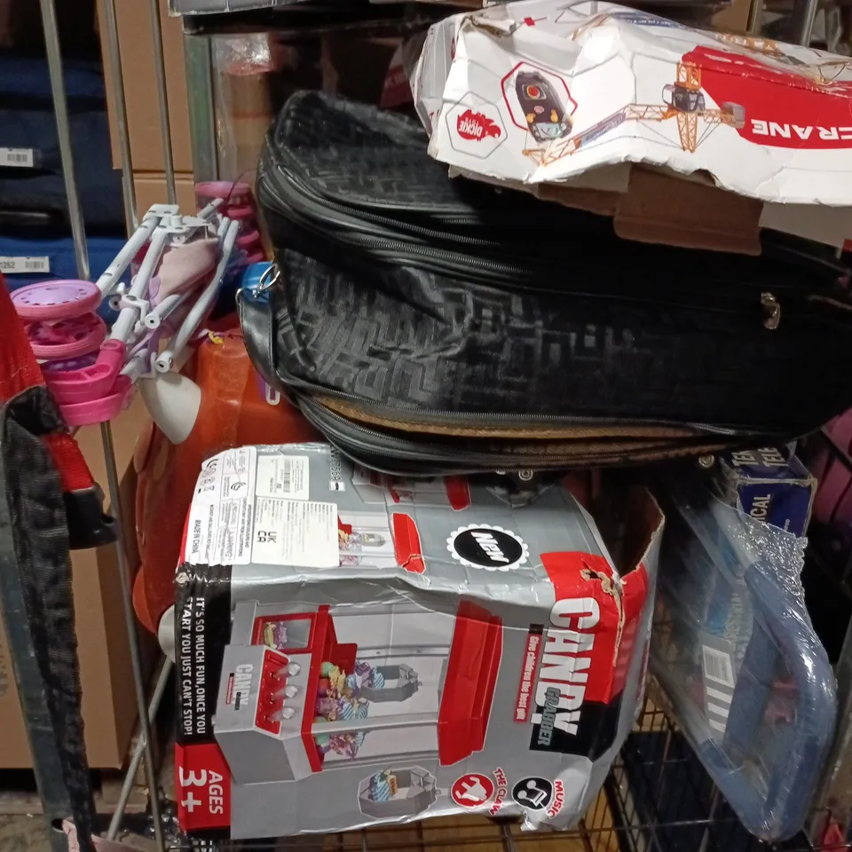 CAGE OF APPROXIMATELY 10 ASSORTED HOUSEHOLD ITEMS TO INCLUDE DANCE PLAYMAT, CANDY GRABBER, PET CAGE, ETC - COLLECTION ONLY