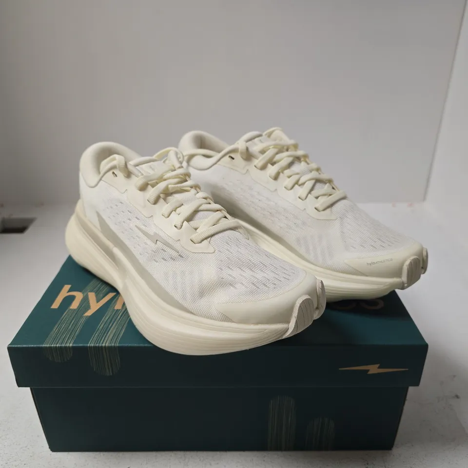 HYLO AXIS UNDYED/PEBBLE UK 4 BOXED