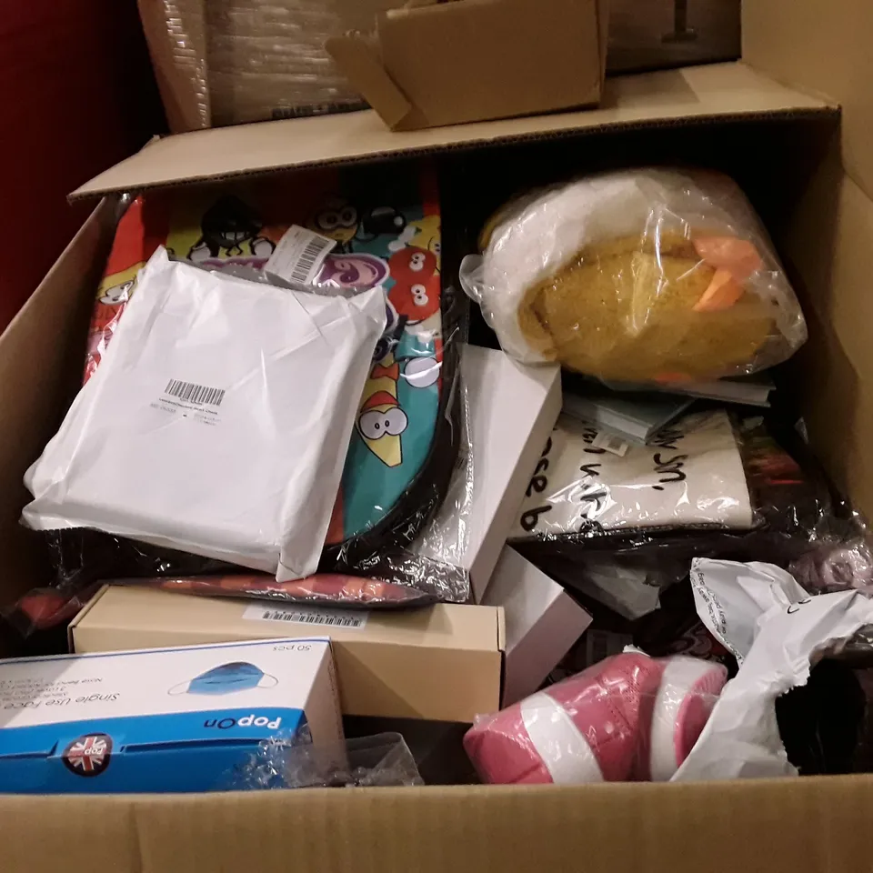 PALLET OF ASSORTED PRODUCTS INCLUDING CHRISTMAS TREE FENCE, NECK PILLOW, FACE MASKS, PRIDE FLAGS, BIRTHDAY DECORATIONS, TOY SOILDERS