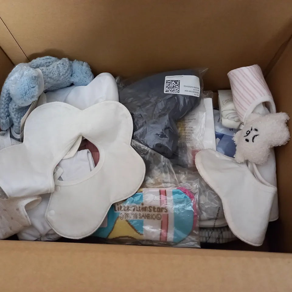LOT OF ASSORTED CHILDRENS CLOTHING ACCESSORIES 
