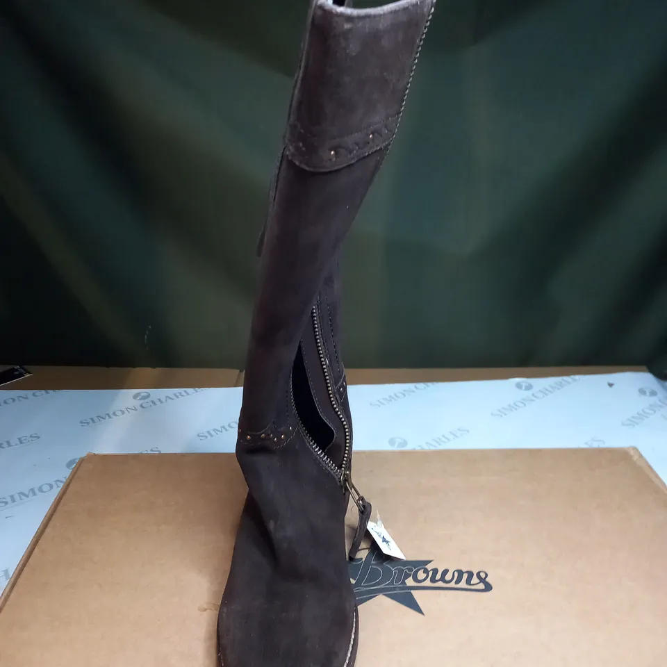 JOE BROWNS STUDDED BOOTS SIZE 4