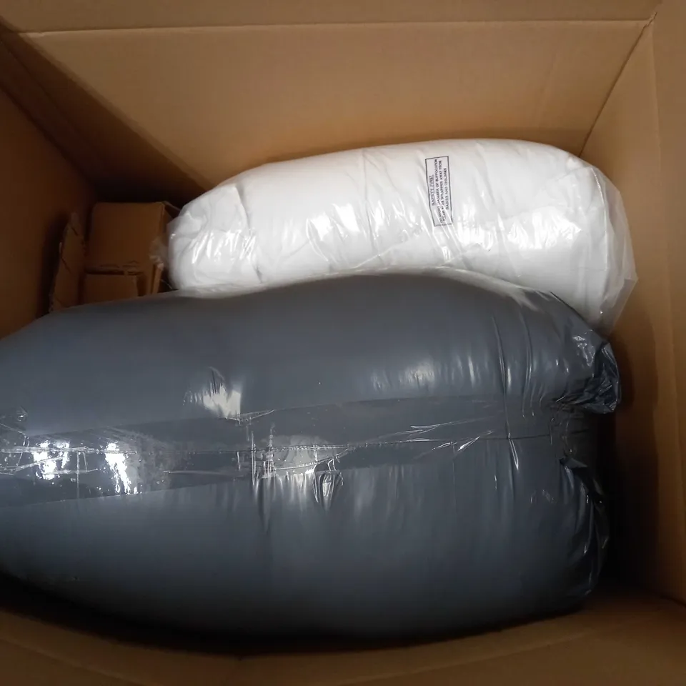 LARGE BOX OF APPROXIMATELY 7 ASSORTED HOUSEHOLD ITEMS TO INCLUDE: CUSHION, CANVAS ART, ALTERNATIVE GUEST BOOK
