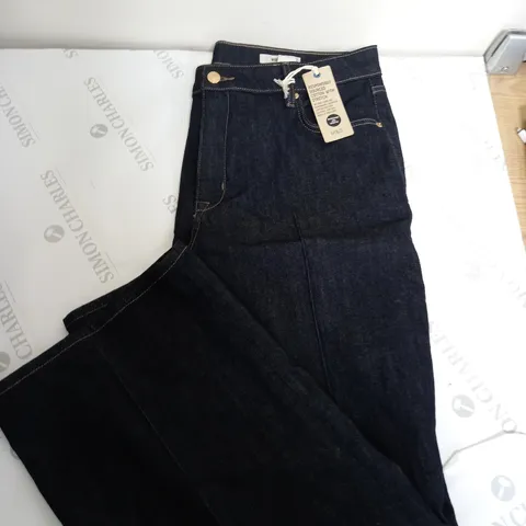 M&S WIDE 18 REGULAR LENGTH NAVY JEANS 