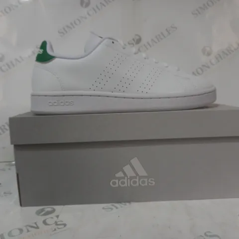 BOXED PAIR OF ADIDAS ADVANTAGE SHOES IN WHITE/GREEN UK SIZE 6.5