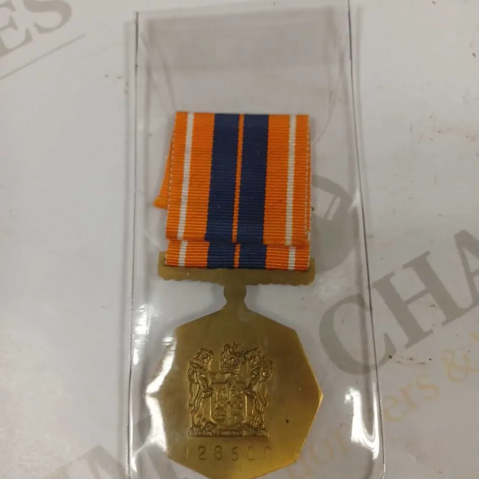 LOT TO CONTAIN A MILITARY SERVICE MEDAL 
