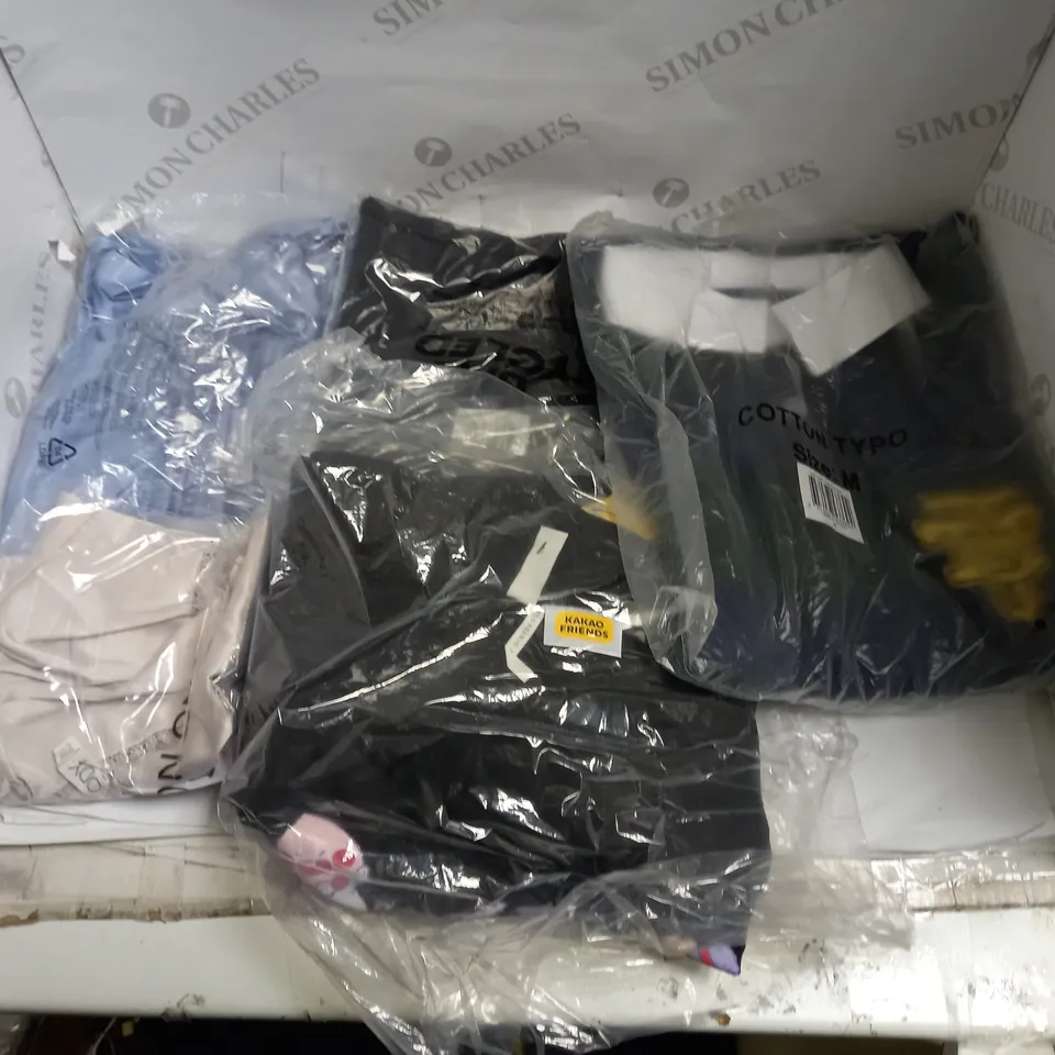 BOX OF 5 BRAND NEW COTTON:ON CLOTHES TO INCLUDE SHIRTS, TOPS, LEGGINGS ETC