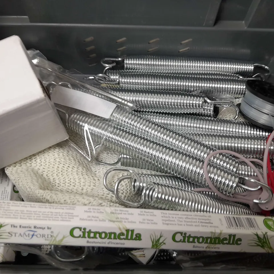 BOX OF APPROXIMATELY 14 ASSORTED ITEMS TO INCLUDE - SIEMENS EQ SERIES, GRADED PENCILS ,  TRAVEL PLUG ETC