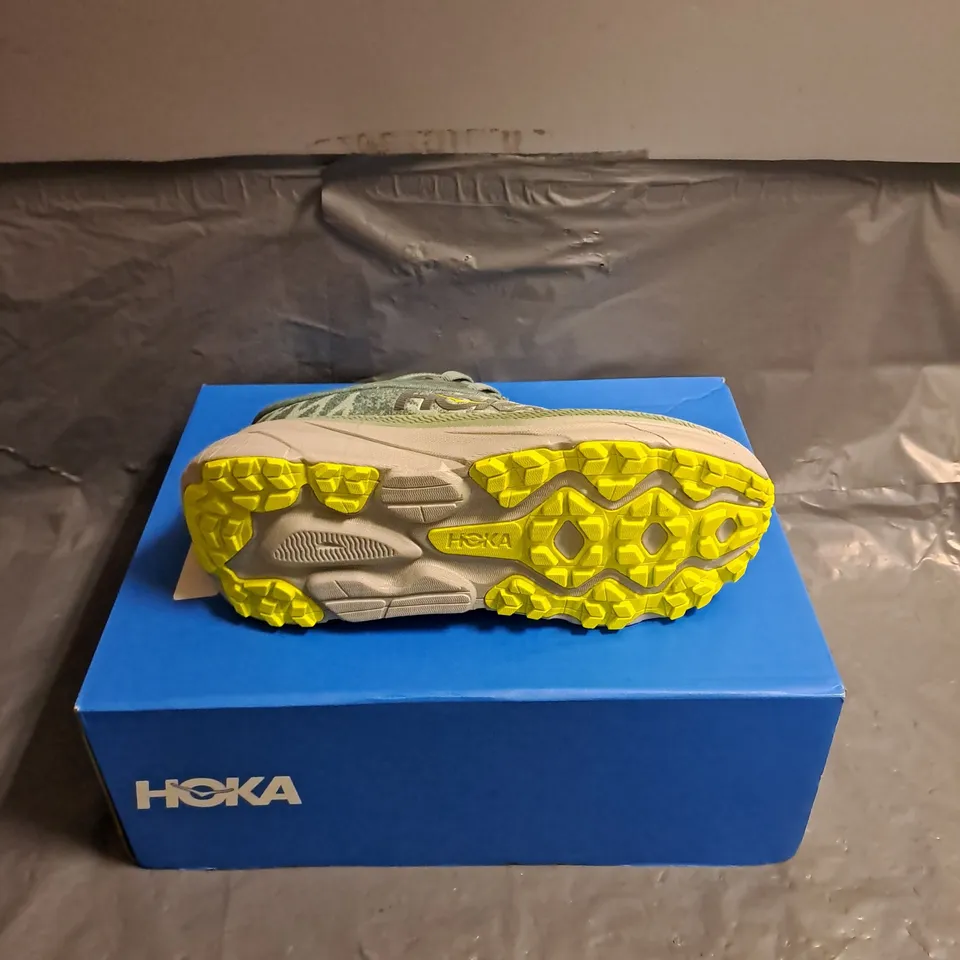 BOXED PAIR OF HOKA CHALLENGER ATR 7 TRAINERS IN GREEN MULTI SIZE 4.5