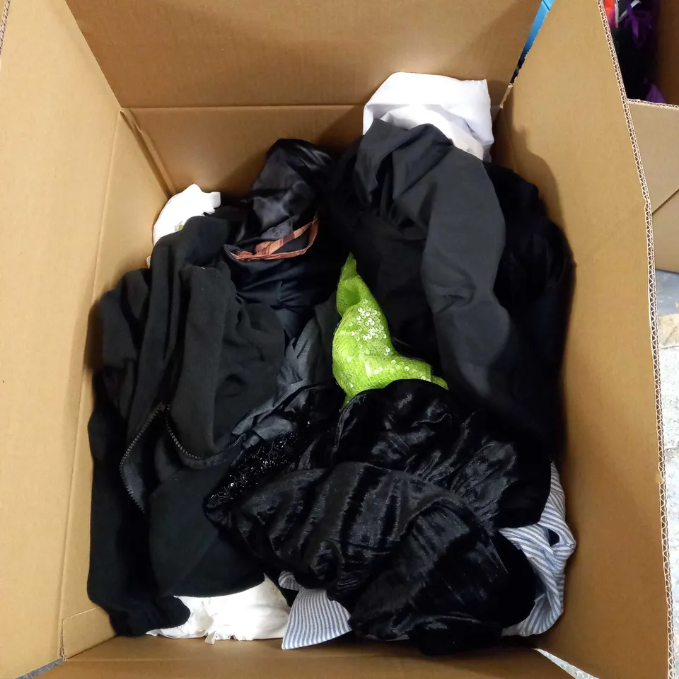 LARGE QUANTITY OF ASSORTED UNBAGGED CLOTHING INCLUDING BOOHOO, VERY AND MISSGUIDED 