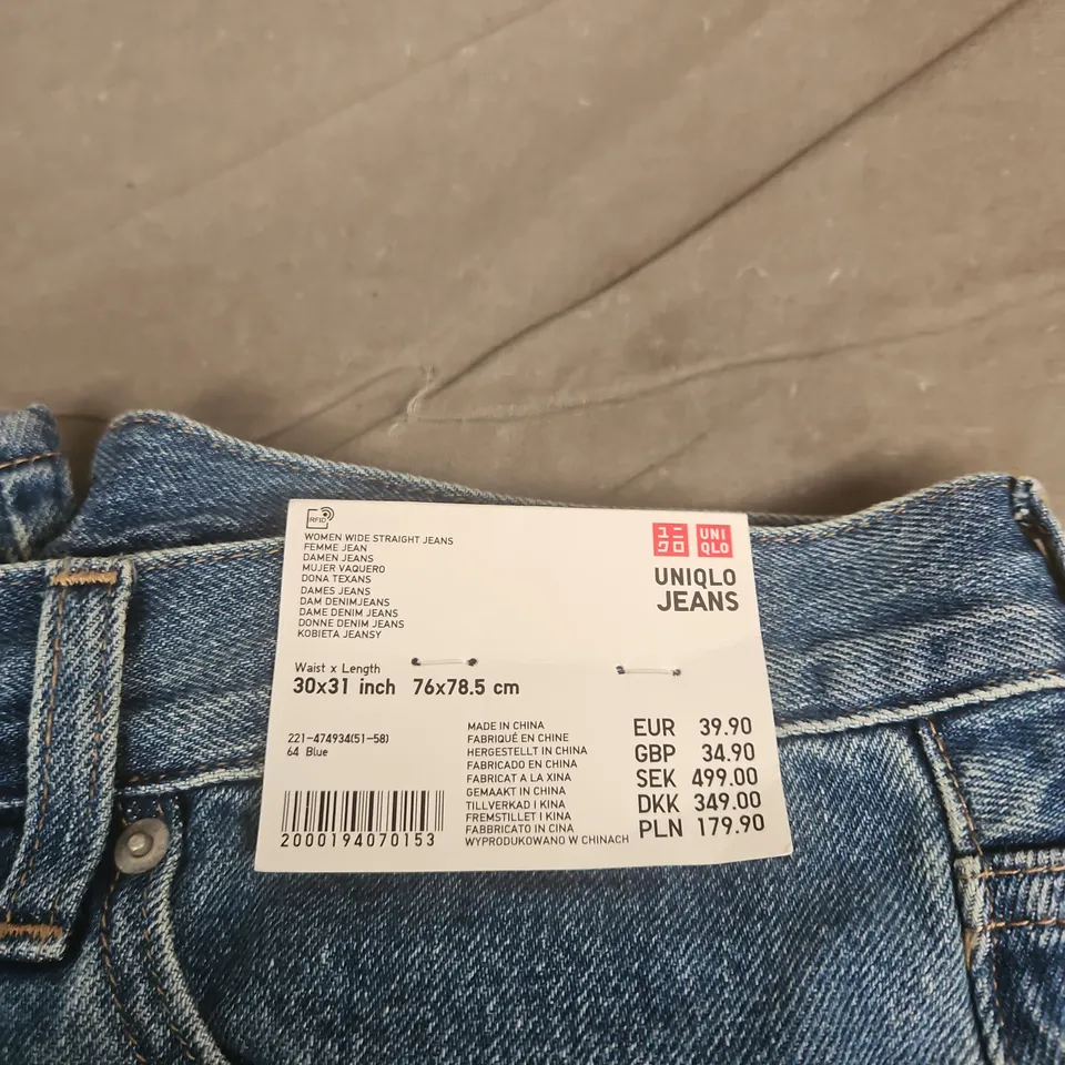 UNIQLO WOMEN’S WIDE STRAIGHT JEANS – LIGHT WASH, UK 12 (WAIST 30 IN × INSEAM 31 IN)
