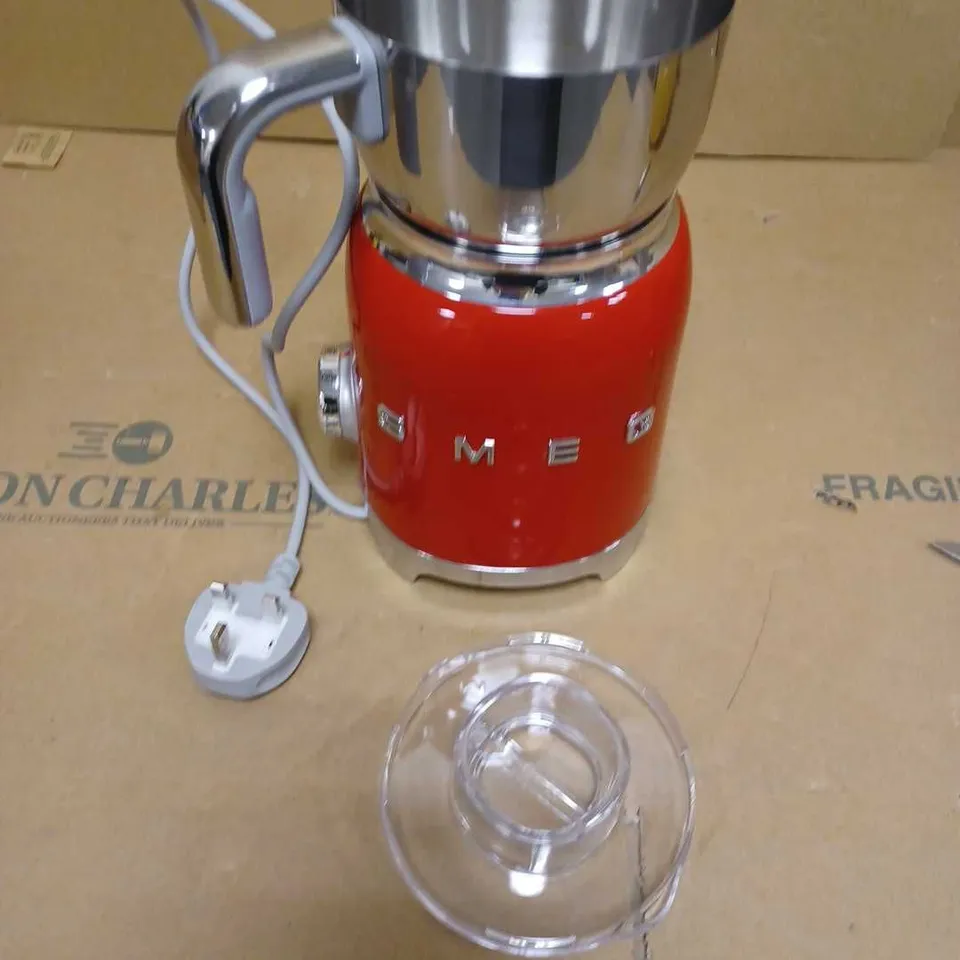 Smeg MFF01RDUK Milk Frother with 6 Programmed Settings, 500 ml Capacity with Tritan Lid, 500 Watts, Red