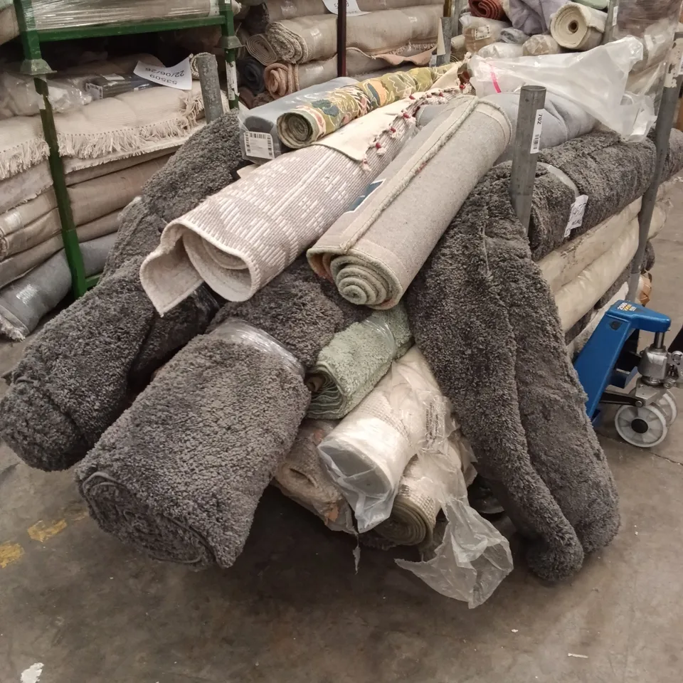 STILLAGE TO CONTAIN APPROXIMATELY 19X DESIGNER AREA RUGS
