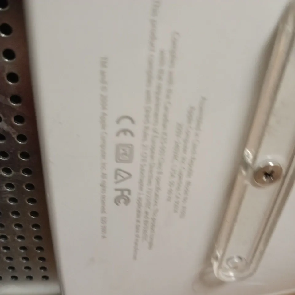 APPLE EMAC ALL-IN-ONE DESKTOP COMPUTER