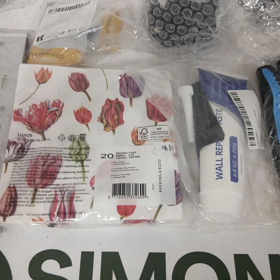ASSORTED HOUSEHOLD ITEMS BUNDLE – CLEANING, KITCHEN & HOME ACCESSORIES
