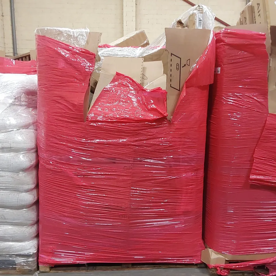 PALLET OF ASSORTED CONSUMER PRODUCTS TO INCLUDE: OFFICE CHAIRS, WHEELCHAIR, RETRACTABLE SAFETY GATE, TOILET SEAT ECT