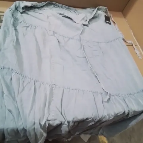 BOXED BRAND NEW APPROXIMATELY 17 SIMPLY BE LIGHT WASH BODYSUIT SIZE 26