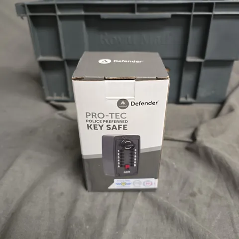 DEFENDER PRO-TEC POLICE-PREFERRED KEY SAFE.