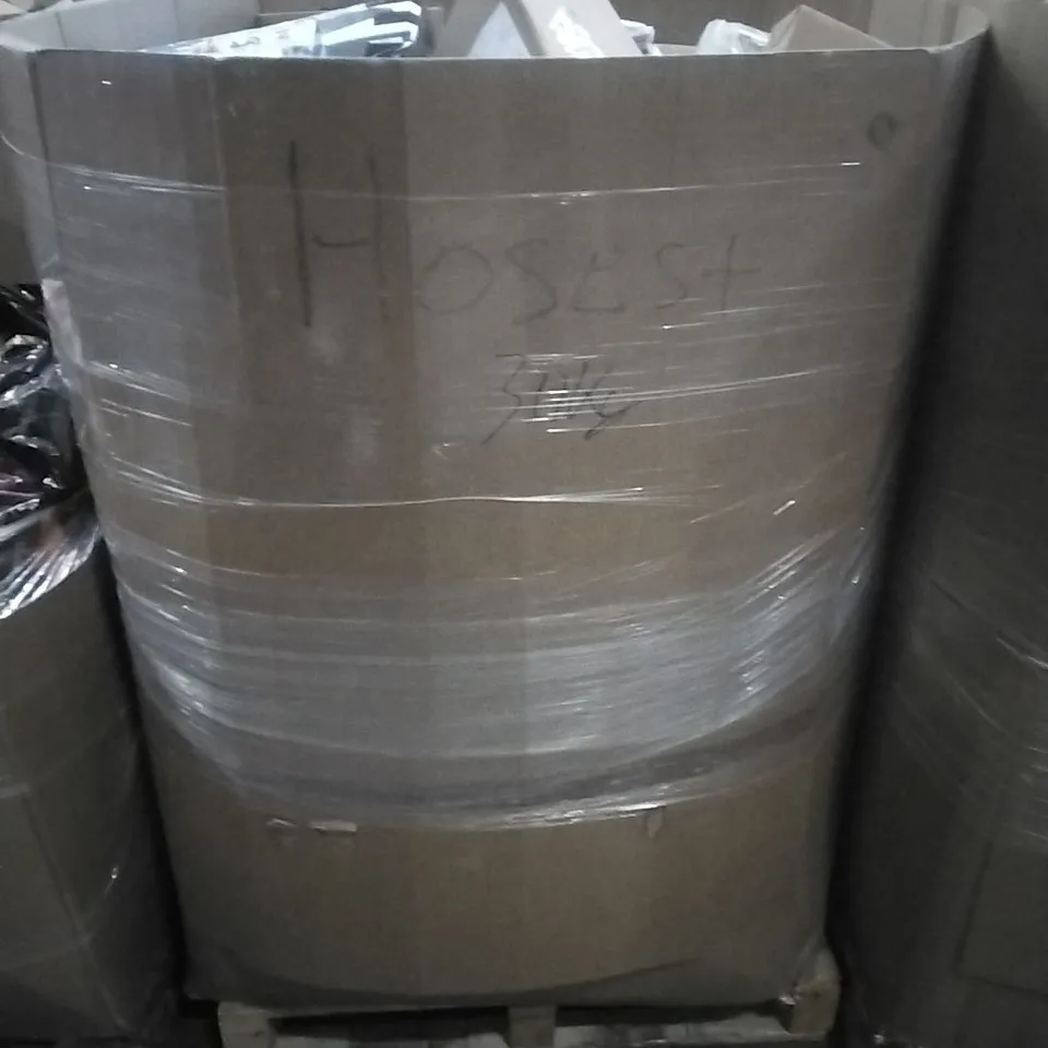 A PALLET CONTAINING A LARGE QUANTITY OF ASSORTED GARDEN HOSES, AND VARIOUS SWIMMING PRODUCTS ETC
