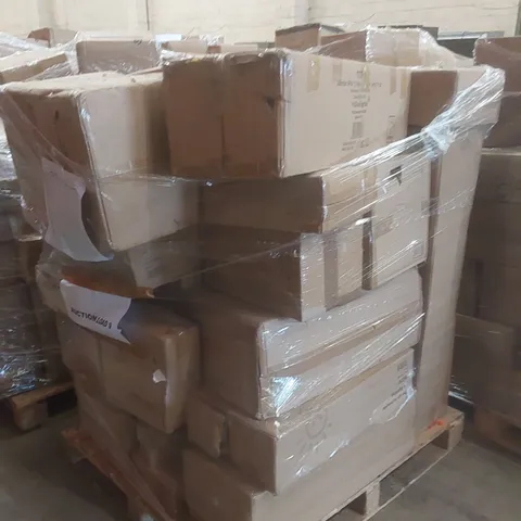 PALLET CONTAINING A VERY LARGE QUANTITY OF ASSORTED DESIGNER LIGHTING PRODUCTS
