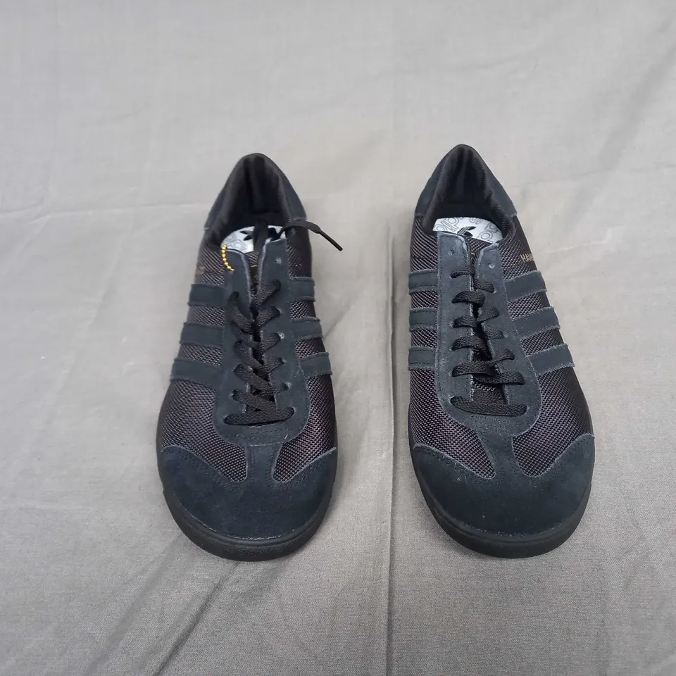 UNBOXED PAIR OF ADIDAS HAMBURG CODURA BLACK UK 9