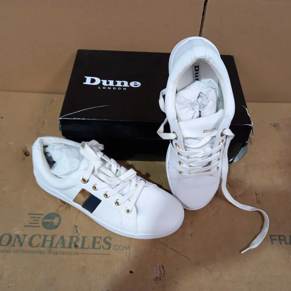 BOXED PAIR OF DUNE TRAINERS - SIZE39