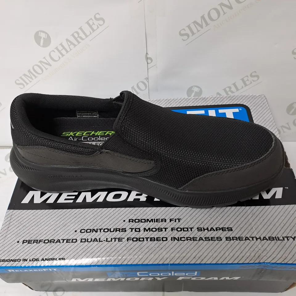BOXED PAIR OF SKETCHERS RELAXED FIT JUAL-LITE EQUALIZER SHOES - BLACK // SIZE: 9 UK 