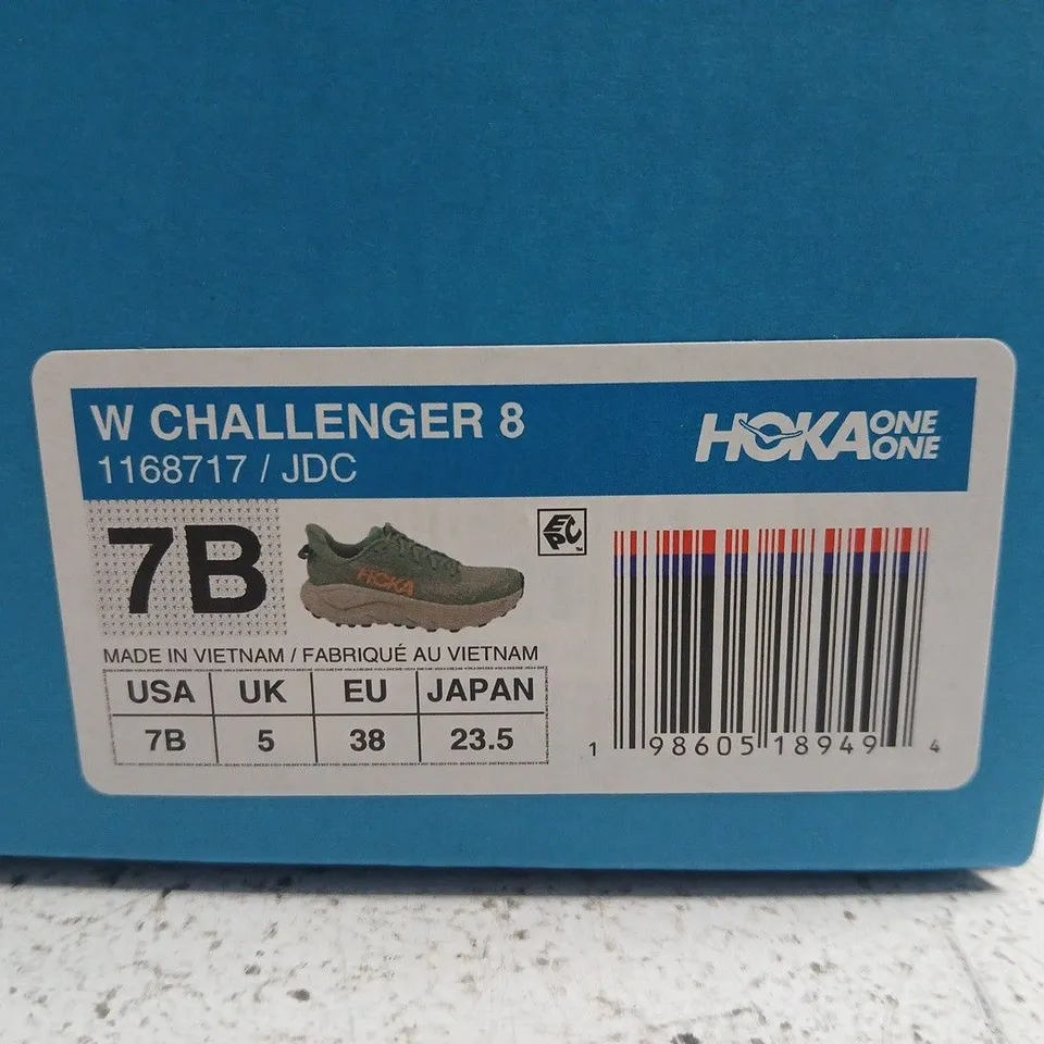 BOXED PAIR OF HOKA CHALLENGER 8 WOMEN’S RUNNING SHOES – UK 5