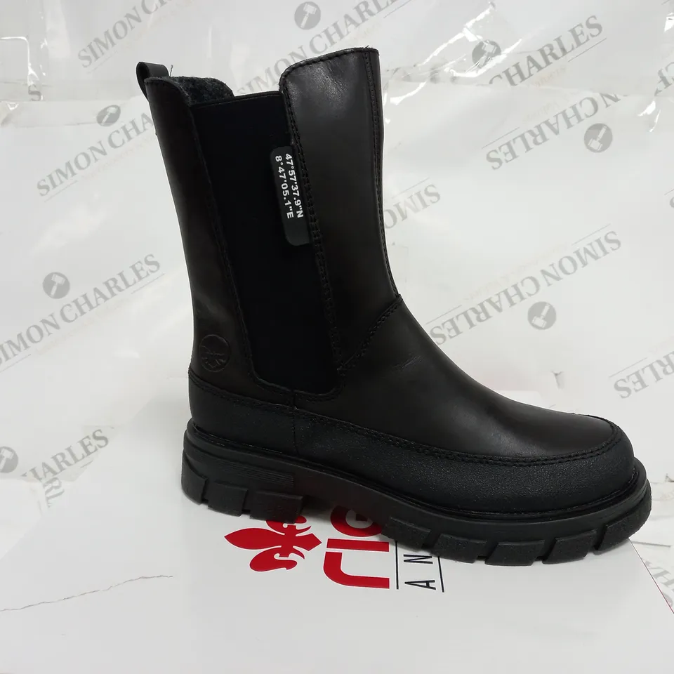 RIEKER CHELSEA BOOT IN BLACK SIZE 6