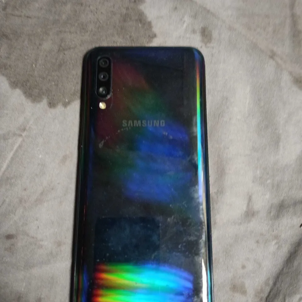 SAMSUNG GALAXY A50