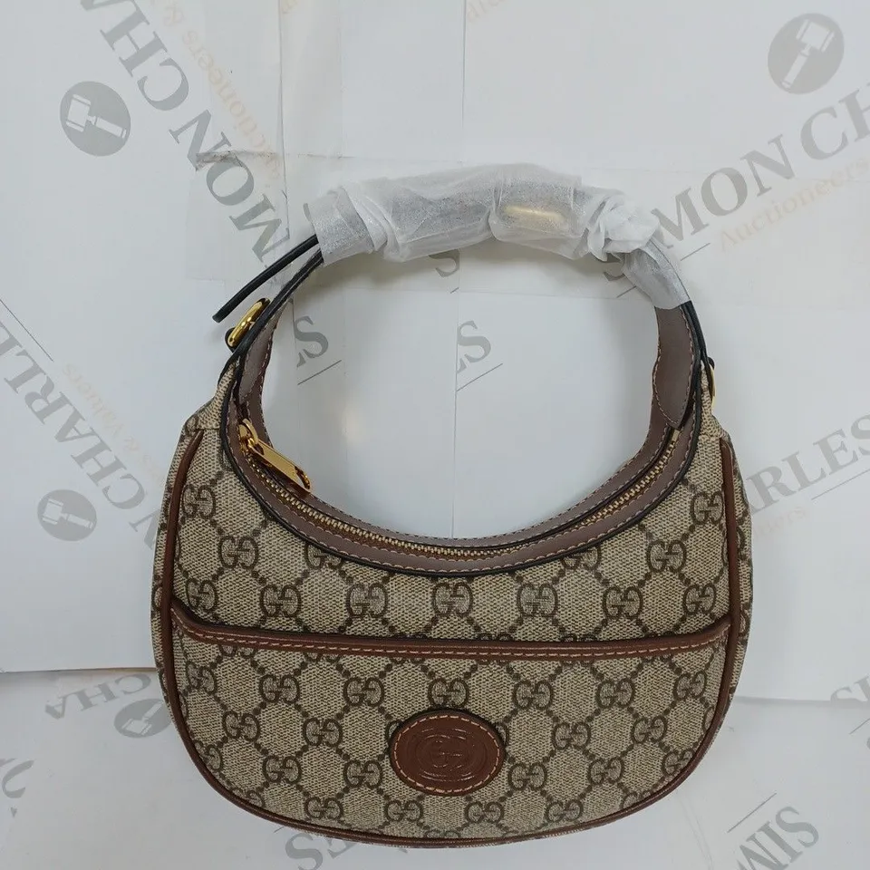 GUCCI ZIPPED HANDBAG