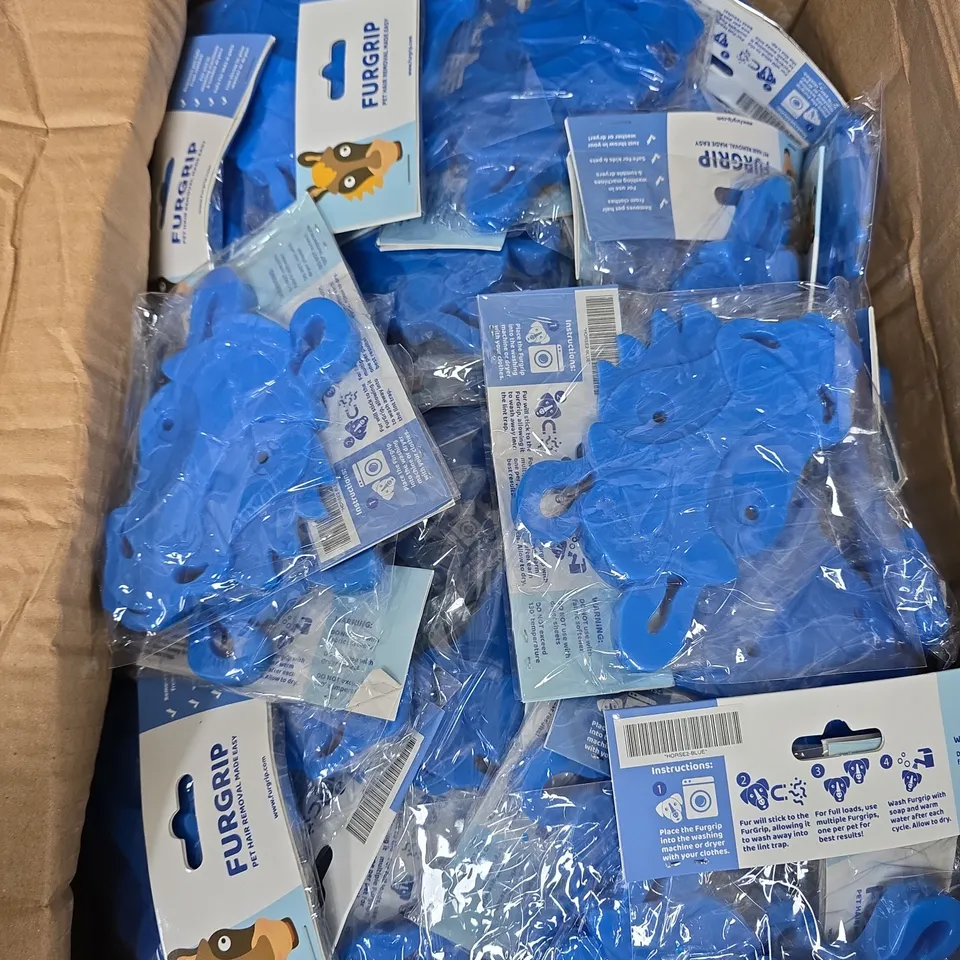 APPROXIMATELY 130 FURGRIP LAUNDRY PET HAIR REMOVERS - HORSE