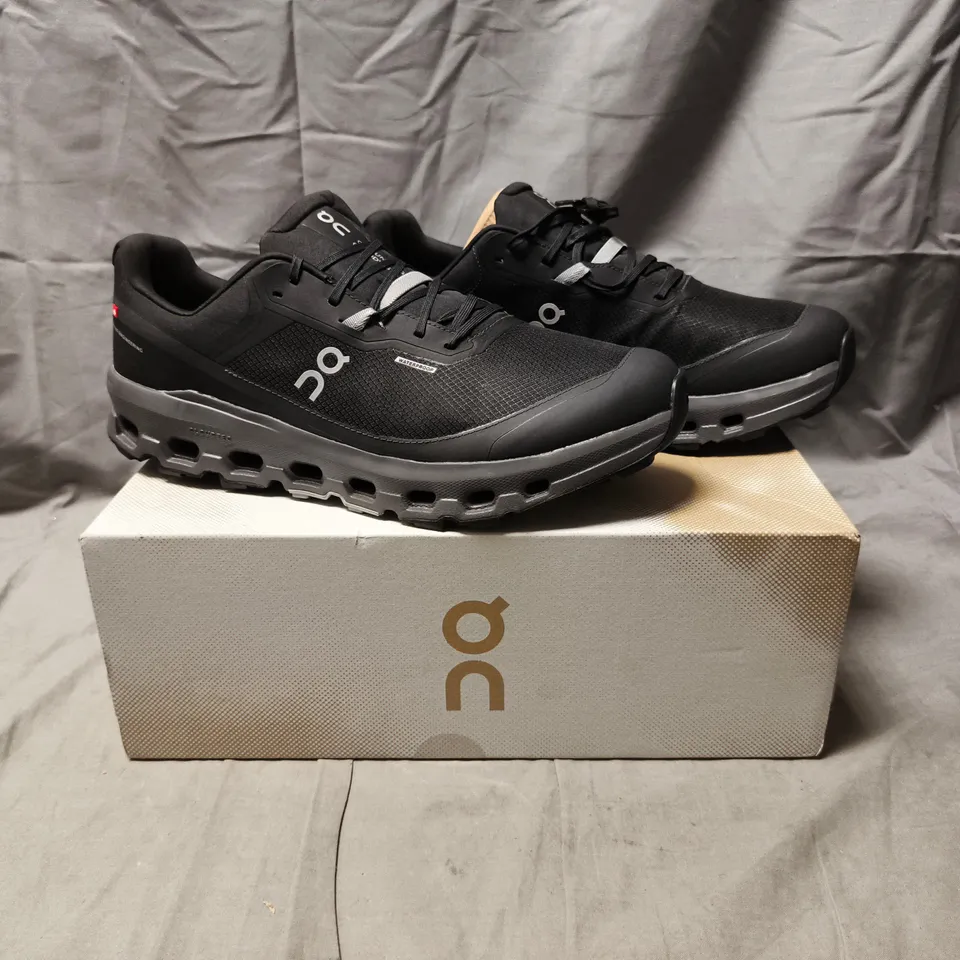 BOXED PAIR OF ON CLOUDVISTA 2 WATERPROOF TRAINERS IN BLACK/ECLIPSE UK SIZE 11