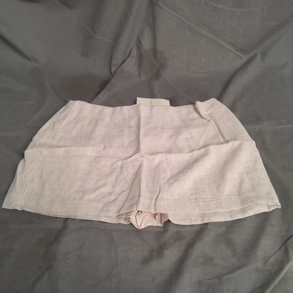 ABERCROMBIE & FITCH SCARLETT MINI SKORT MID RISE IN SAND SIZE M