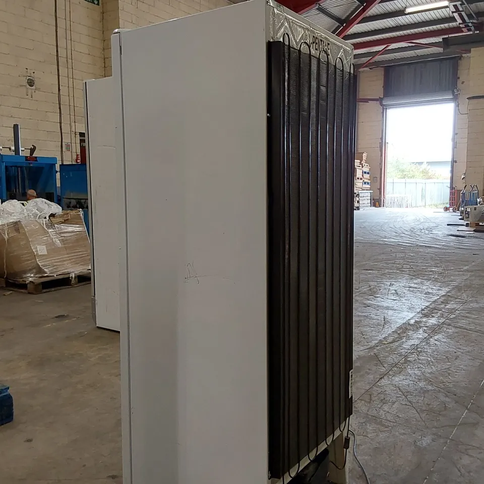 HOTPOINT UPRIGHT FRIDGE IN WHITE 