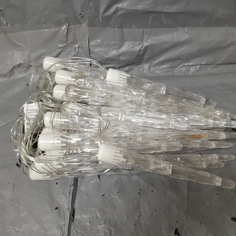 24 COLOUR CHANGING ICICLE LIGHT - WHITE