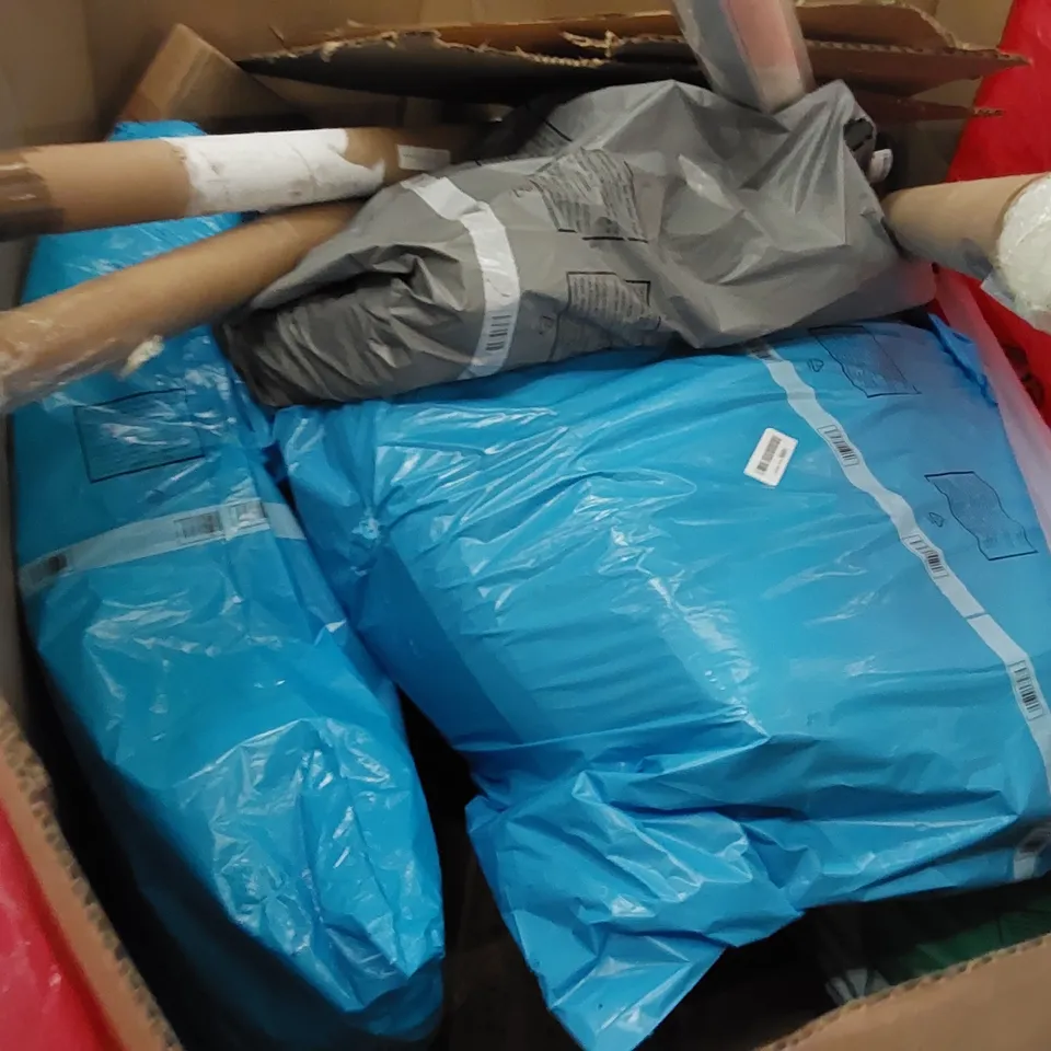 PALLET OF ASSORTED ITEMS INCLUDING: BLADELESS PURIFIER & HEATER FAN, SKI BAG, TENSION ROD, CUSHION 