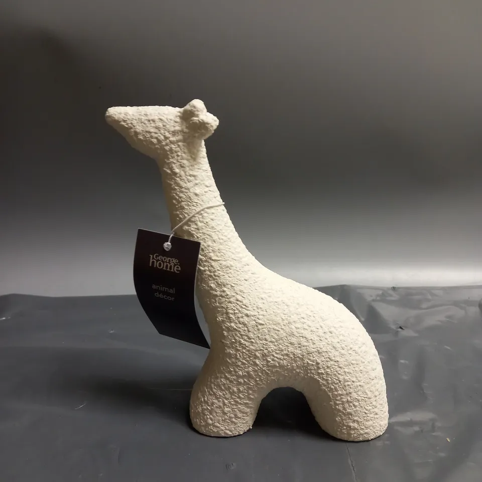 GEORGE HOME GIRAFFE IN WHITE (X4) AND ELEPHANT IN BLACK (X4)
