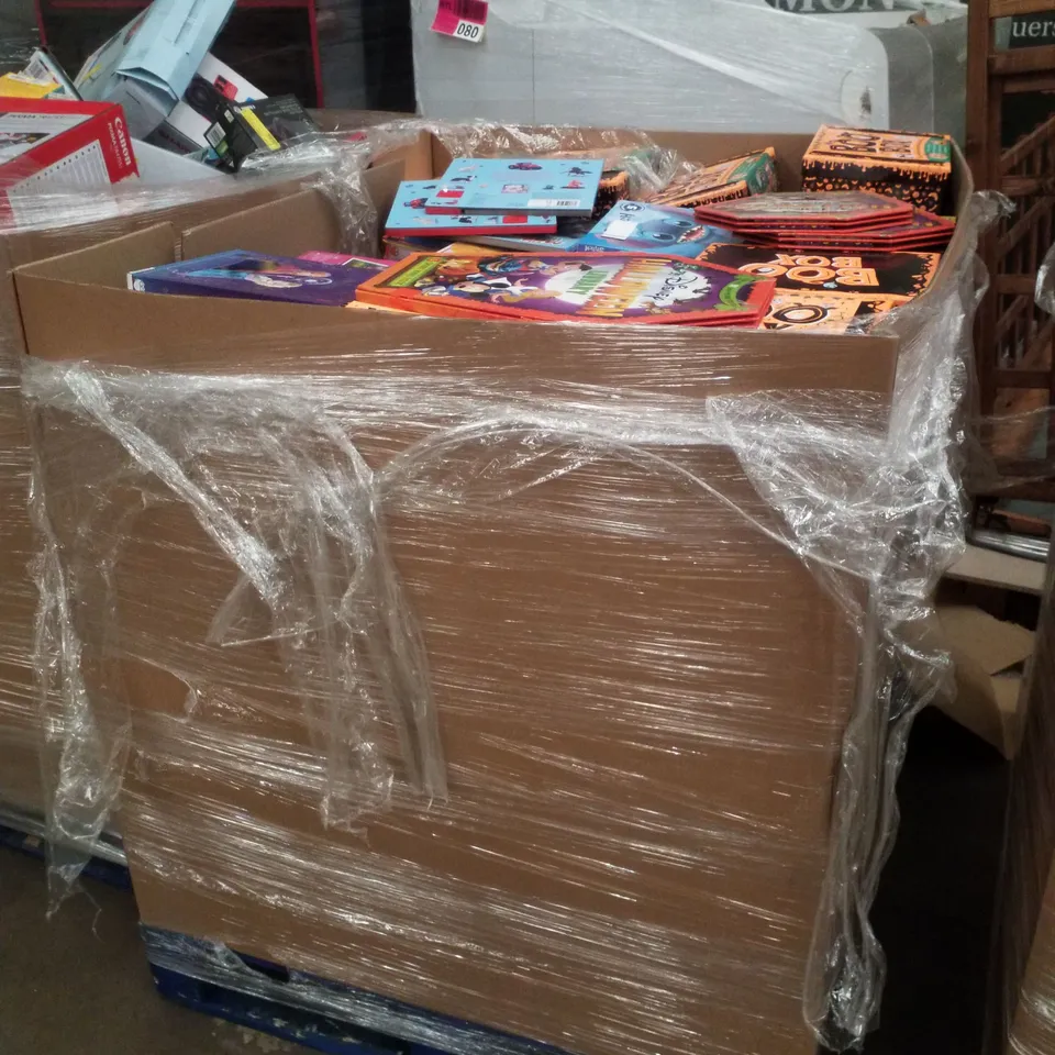 PALLET CONTAINING  LARGE QUANTITY OF ASSORTED KIDS ACTIVITY BOOKS