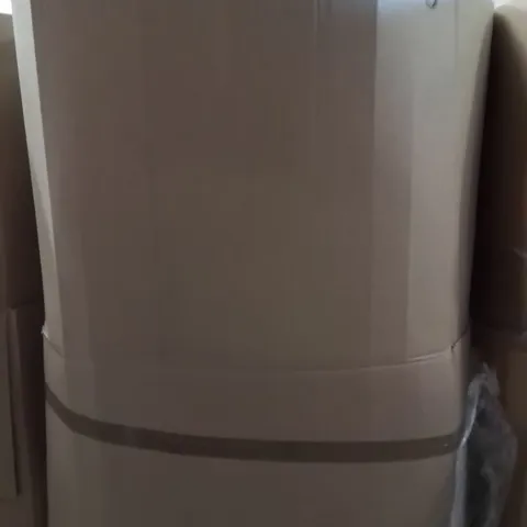 PALLET CONTAINING A LARGE QUANTITY OF PILLOWS 