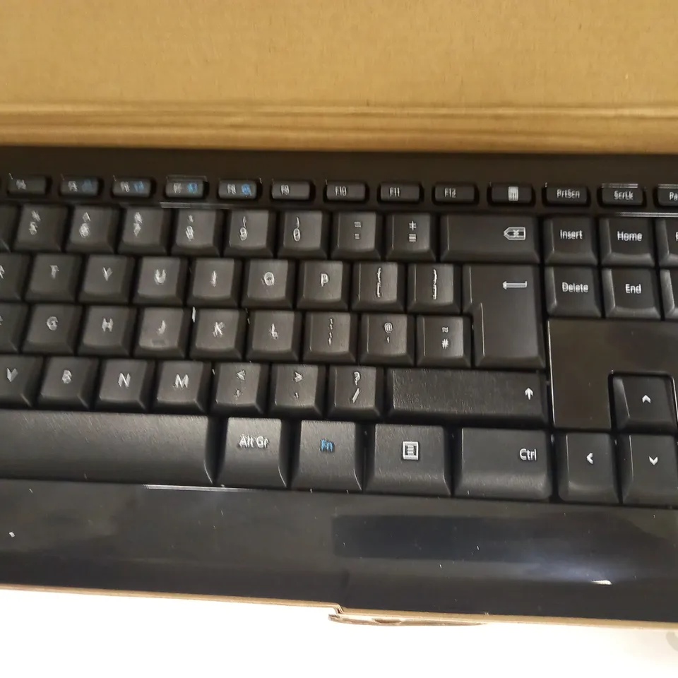 MICROSOFT WIRELESS DESKTOP 850 KEYBOARD & MOUSE SET