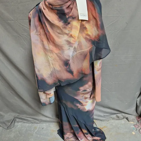 DASKA MAXI DRESS IN MULTI SIZE XS