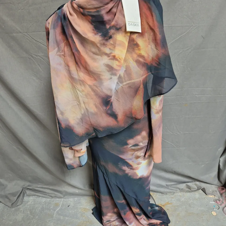 DASKA MAXI DRESS IN MULTI SIZE XS