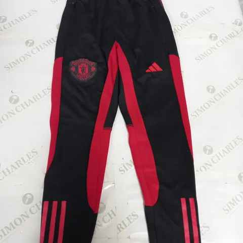 MANCHESTER UNITED FC TRAINING TRACKSUIT BOTTOMS SIZE 12