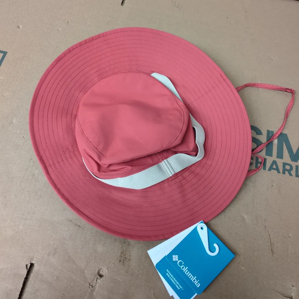 COLUMBIA PACKABLE BUCKET HAT IN SALMON