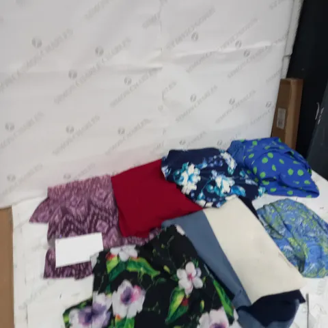 LARGE BOXOF ASSORTED CLOTHING IN VARIOUS SIZES TO INCLUDE DRESSES, TOPS AND SKIRTS