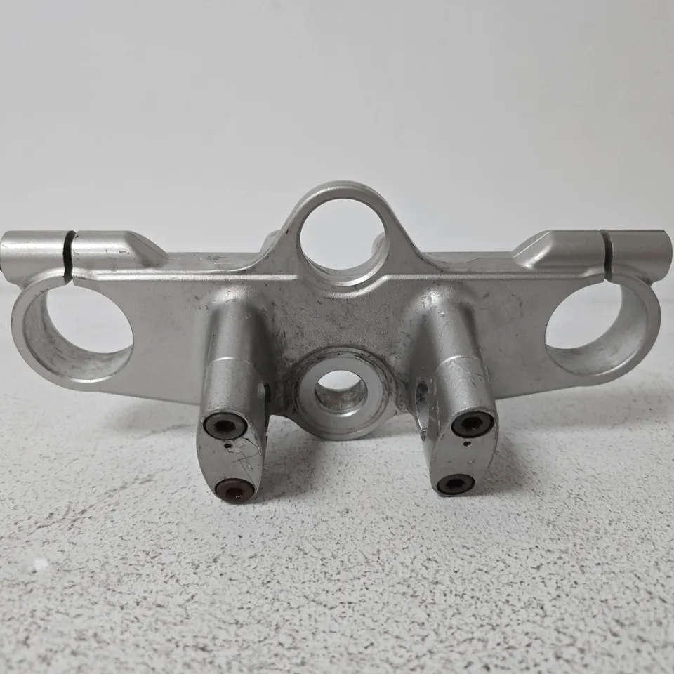 2003 SUZUKI GSF1200 UPPER TRIPLE TREE CLAMP XA661S