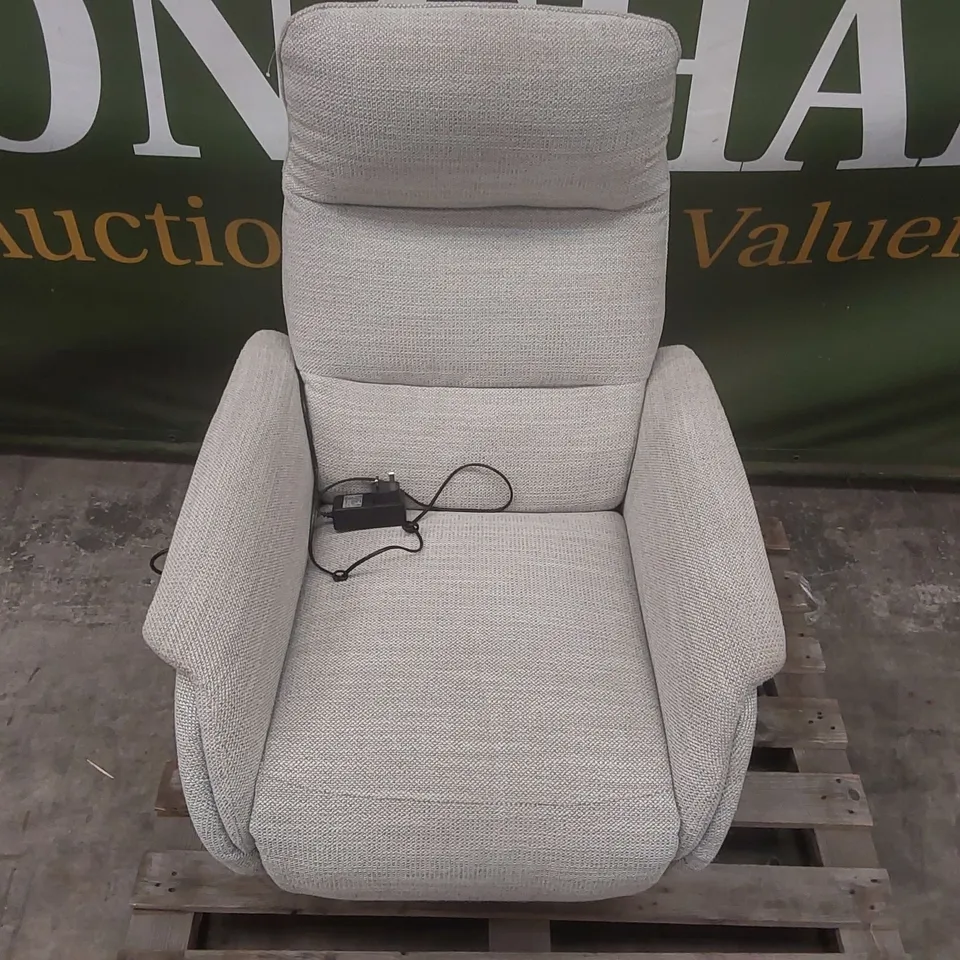 QUALITY DESIGNER CHUNKY WEAVE FABRIC UPHOLSTERED ELECTRIC RECLINING ARMCHAIR