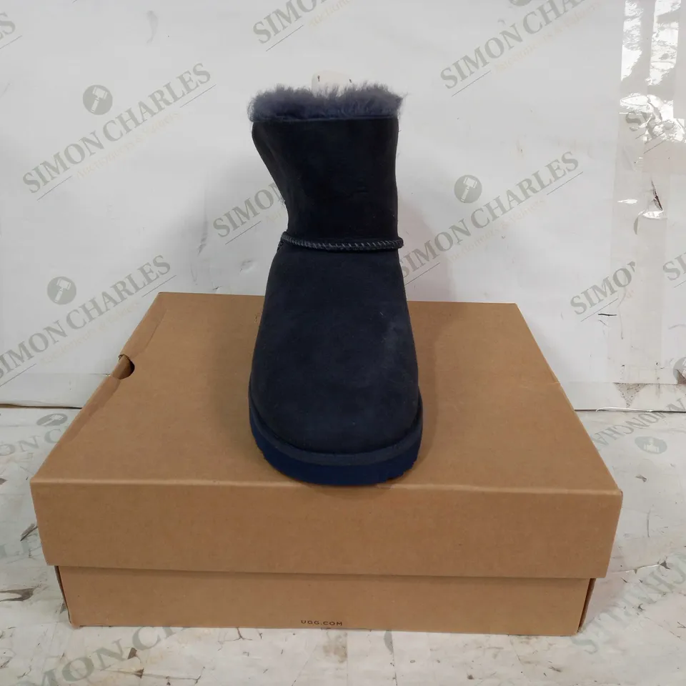BOXED PAIR OF UGG CLASSIC CUFF MINI SHOES IN BLUE UK SIZE 4.5