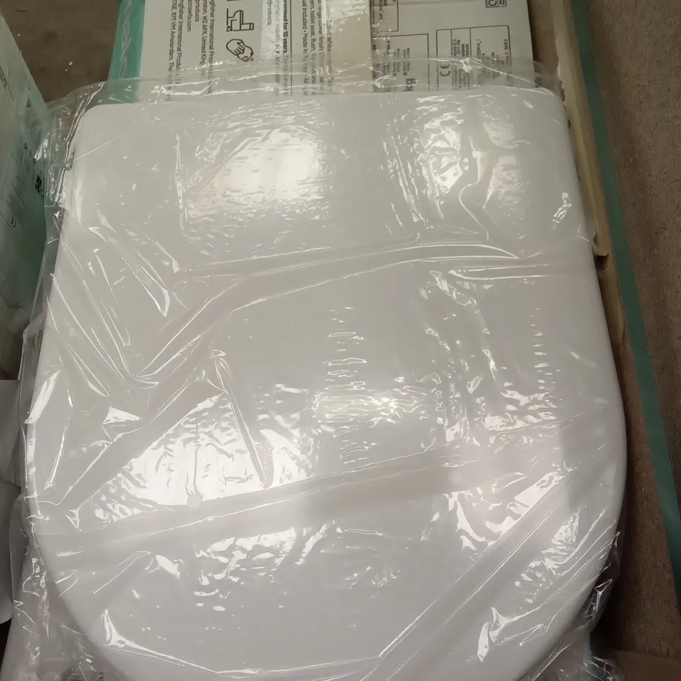 BOXED PJH BACAN SOFT CLOSE SEAT - WHITE