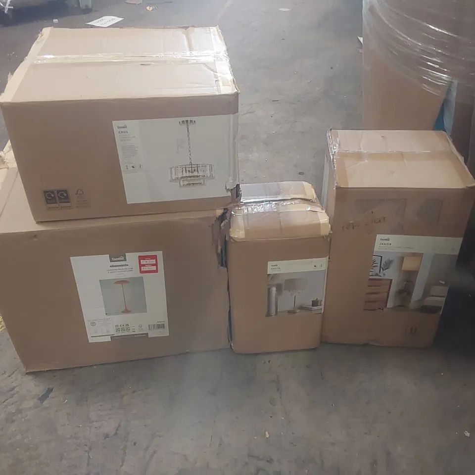 PALLET CONTAINING A VERY LARGE QUANTITY OF ASSORTED DESIGNER LIGHTING PRODUCTS INCLUDING: CRUS CHANDELIER, ELEMENTS FLOOR LAMP, EVELYN TABLE LAMP, JAKOP FLOOR LAMP ECT